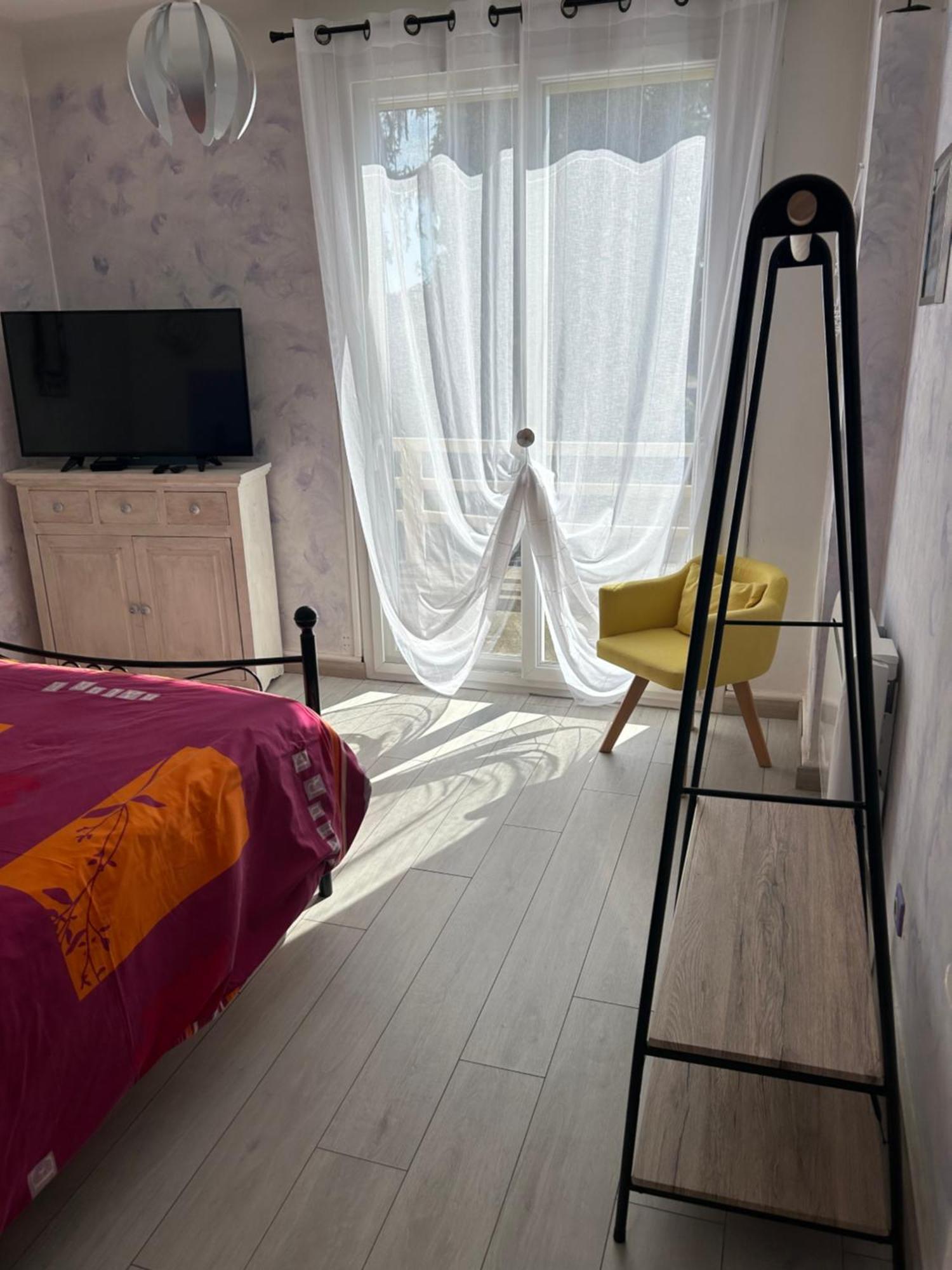Chambres Hotes Les Grenouilles Saint-Paul-de-Varax Exteriör bild